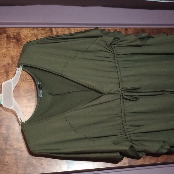 Zanzea Dark Green Bat Wing Top Size 24w Like New! - Picture 2 of 5